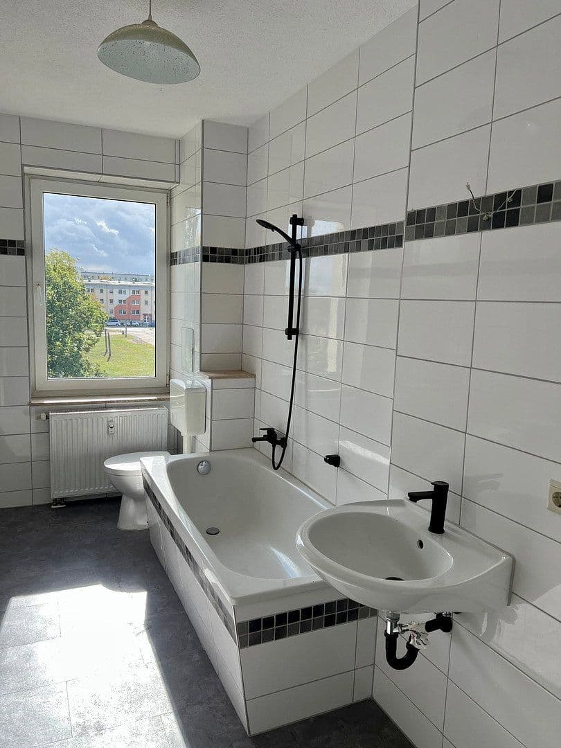 Prenájom bytu 3-izbový 73 m², Turmstrasse 18, Dessau, Sasko-Anhaltsko Prenájom bytu 3-izbový 73 m², Turmstrasse 18, Dessau, Sasko-Anhaltsko