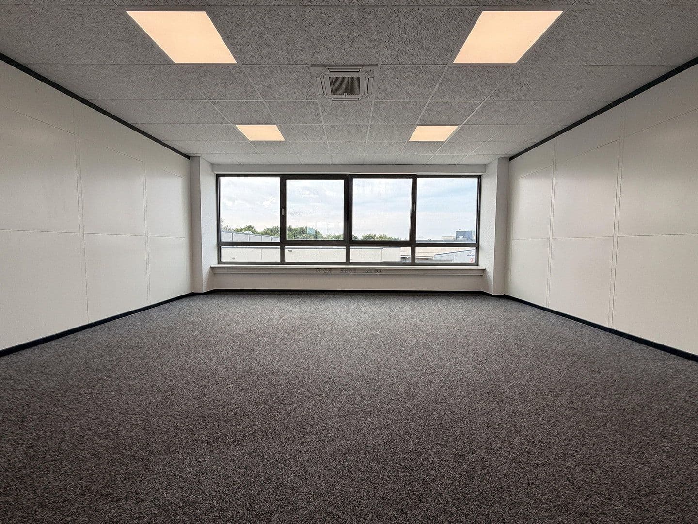 Prenájom kancelárie 27 m², Braaker Bogen, Braak, Šlezvicko-Holštajnsko Prenájom kancelárie 27 m², Braaker Bogen, Braak, Šlezvicko-Holštajnsko