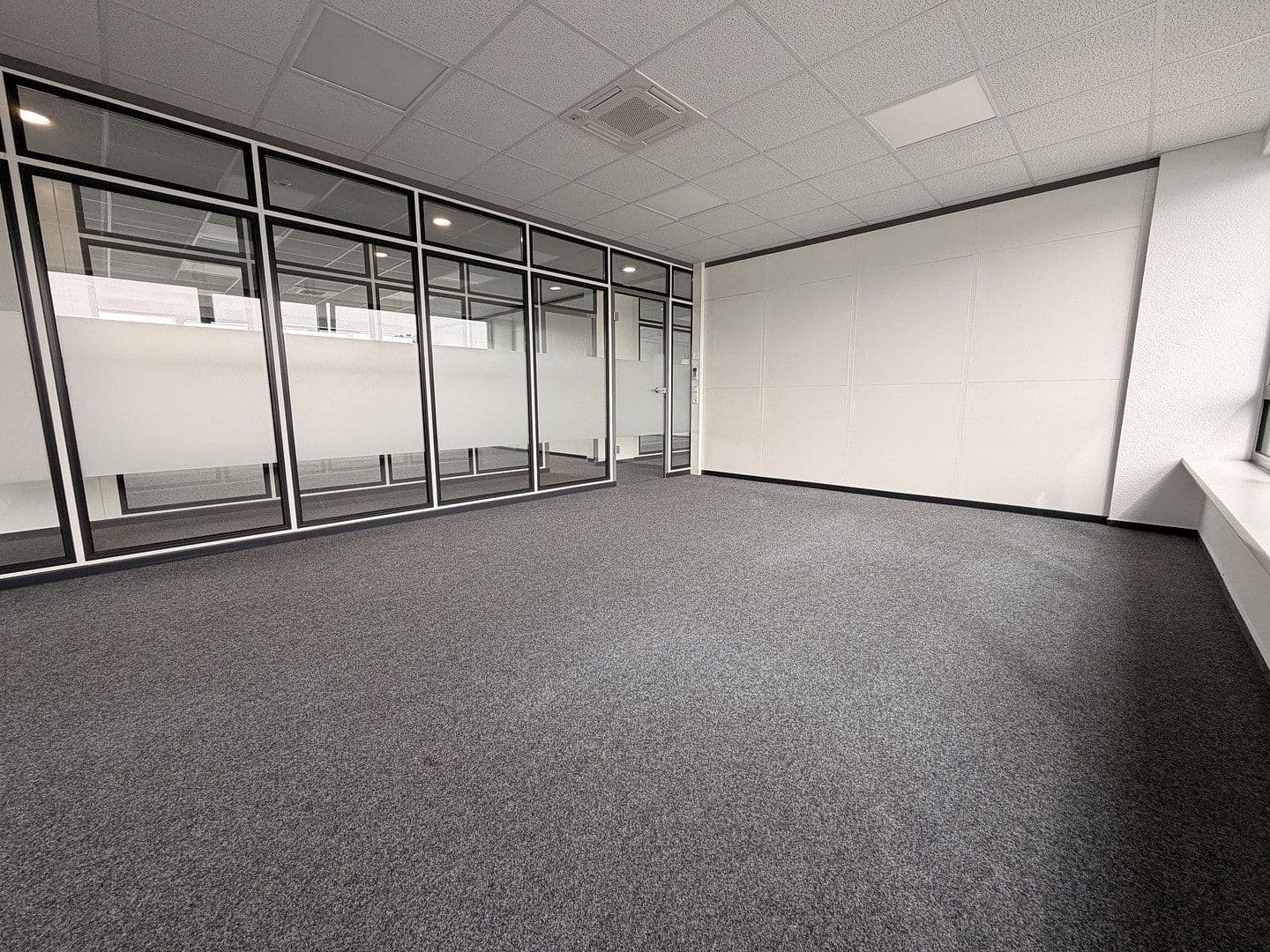 Prenájom kancelárie 27 m², Braaker Bogen, Braak, Šlezvicko-Holštajnsko Prenájom kancelárie 27 m², Braaker Bogen, Braak, Šlezvicko-Holštajnsko