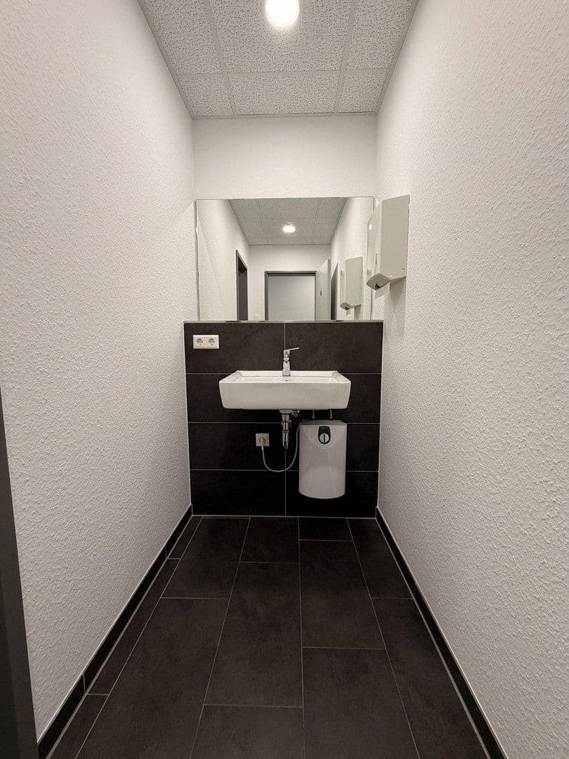 Prenájom kancelárie 27 m², Braaker Bogen, Braak, Šlezvicko-Holštajnsko Prenájom kancelárie 27 m², Braaker Bogen, Braak, Šlezvicko-Holštajnsko
