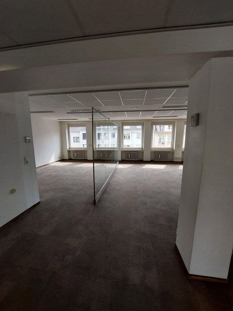 Prenájom kancelárie 286 m², Jakobistr. 3-5, Düsseldorf, Severné Porýnie - Westfálsko Prenájom kancelárie 286 m², Jakobistr. 3-5, Düsseldorf, Severné Porýnie - Westfálsko
