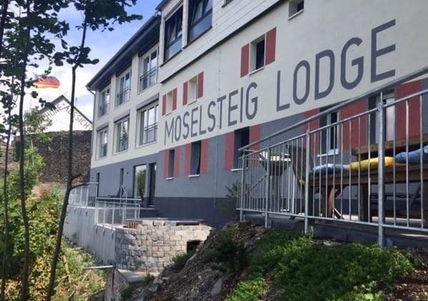 Predaj nebytového priestoru 8.300 m², Schloßstr. 14, Starkenburg, Porýnie-Falcko Predaj nebytového priestoru 8.300 m², Schloßstr. 14, Starkenburg, Porýnie-Falcko