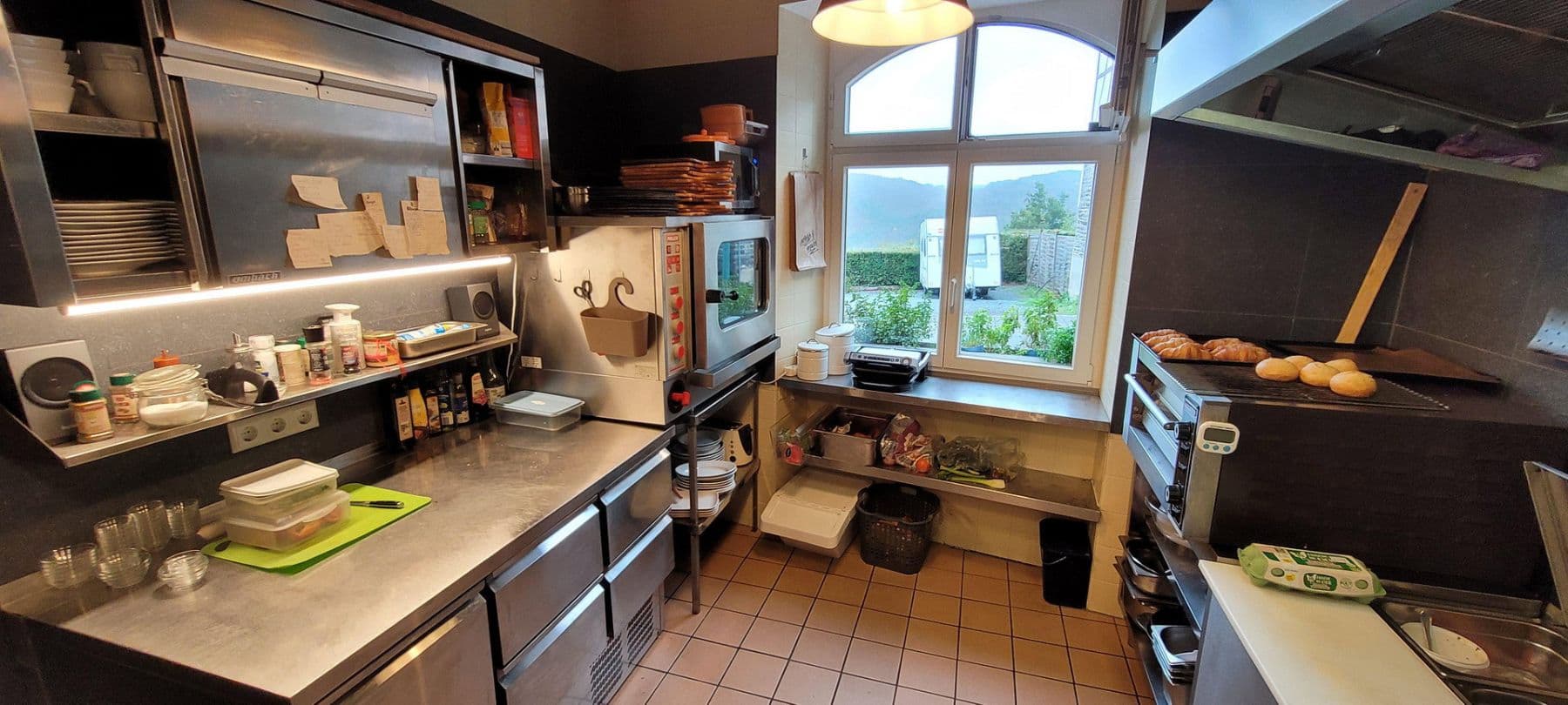 Predaj nebytového priestoru 8.300 m², Schloßstr. 14, Starkenburg, Porýnie-Falcko Predaj nebytového priestoru 8.300 m², Schloßstr. 14, Starkenburg, Porýnie-Falcko