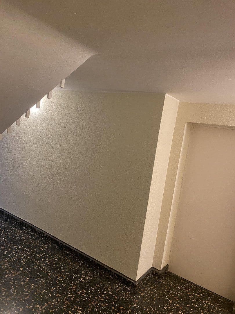 Prenájom bytu 4-izbový 100 m², Augustastraße, Wuppertal, Severné Porýnie - Westfálsko Prenájom bytu 4-izbový 100 m², Augustastraße, Wuppertal, Severné Porýnie - Westfálsko