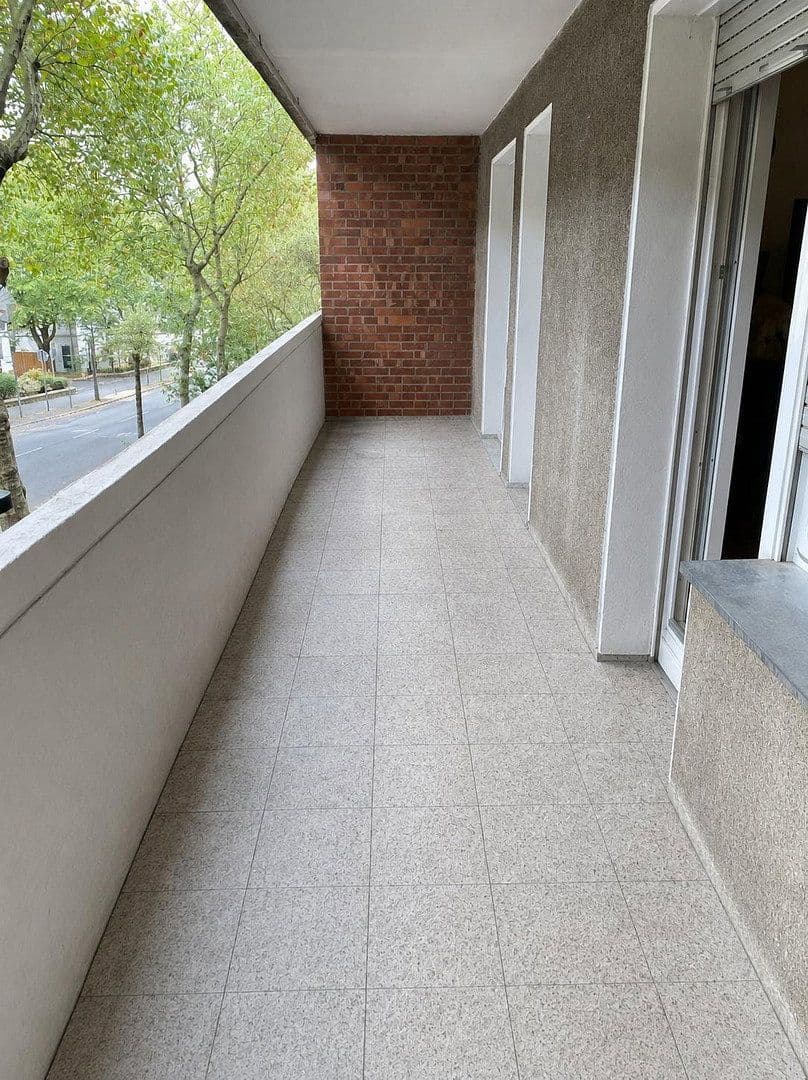 Prenájom bytu 4-izbový 100 m², Augustastraße, Wuppertal, Severné Porýnie - Westfálsko Prenájom bytu 4-izbový 100 m², Augustastraße, Wuppertal, Severné Porýnie - Westfálsko