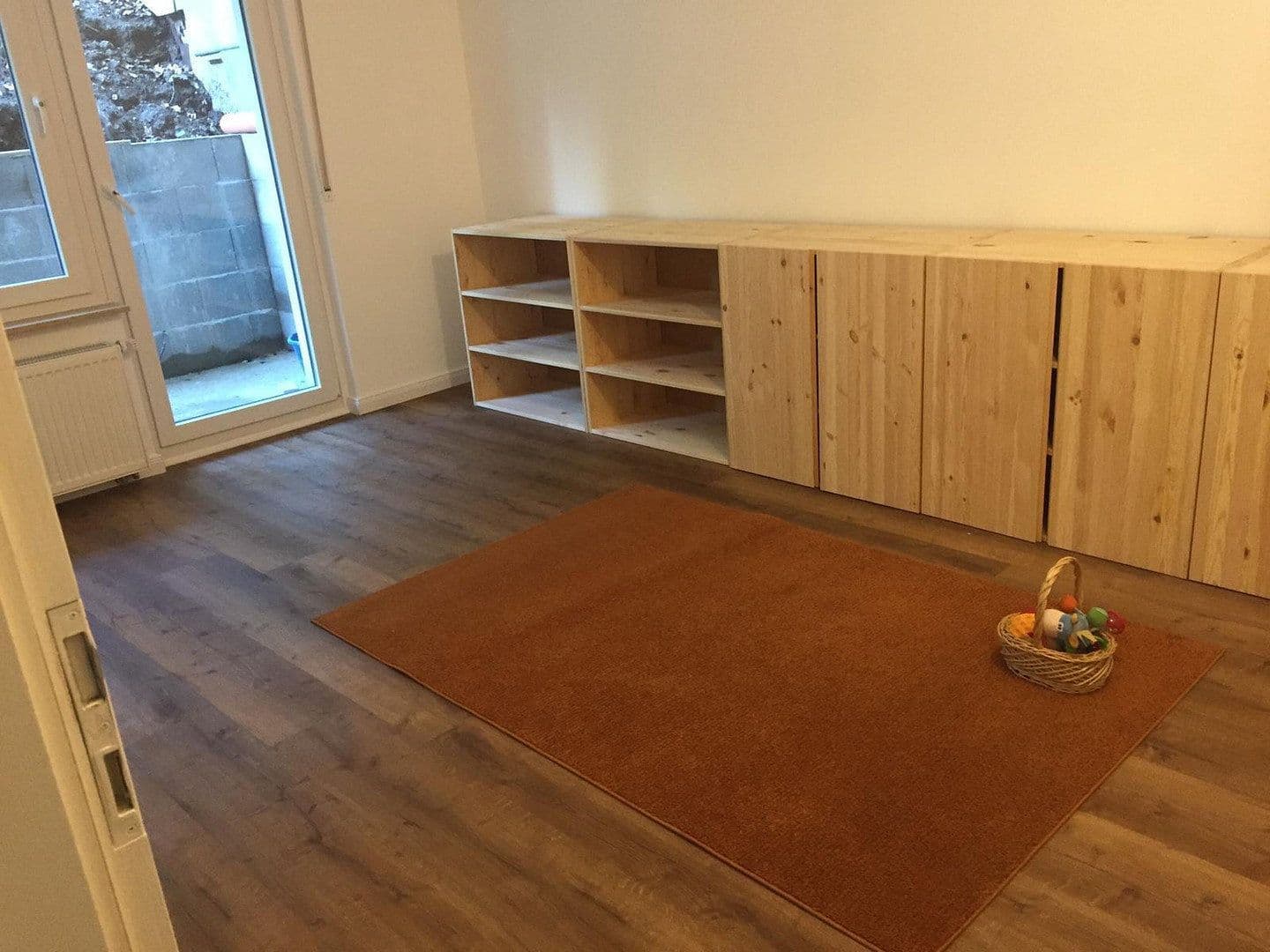 Prenájom bytu 4-izbový 100 m², Augustastraße, Wuppertal, Severné Porýnie - Westfálsko Prenájom bytu 4-izbový 100 m², Augustastraße, Wuppertal, Severné Porýnie - Westfálsko