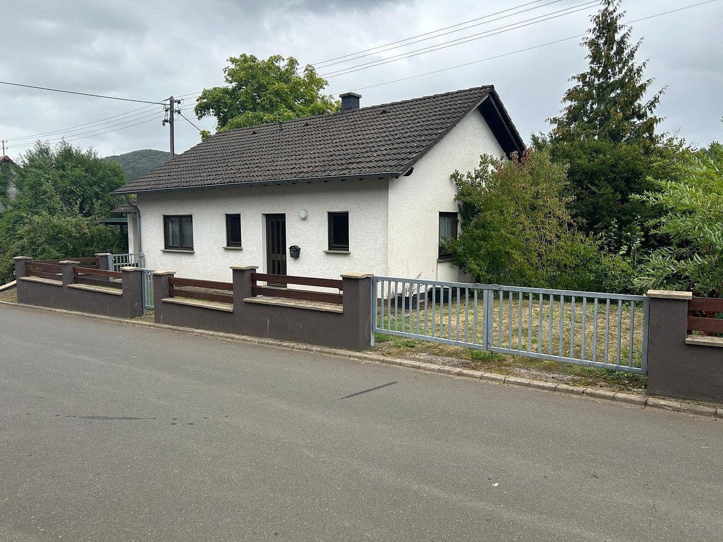 Predaj domu 132 m², pozemok 634 m², Neroth, Porýnie-Falcko Predaj domu 132 m², pozemok 634 m², Neroth, Porýnie-Falcko