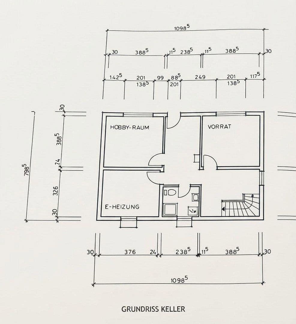 Predaj domu 132 m², pozemok 634 m², Neroth, Porýnie-Falcko Predaj domu 132 m², pozemok 634 m², Neroth, Porýnie-Falcko