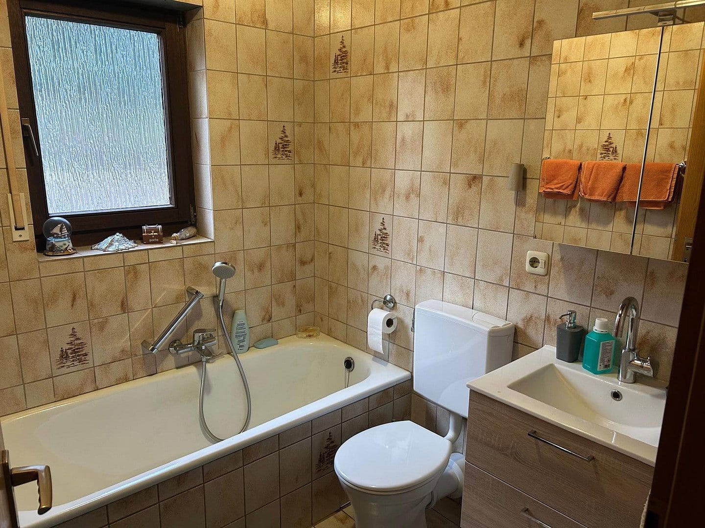 Predaj domu 132 m², pozemok 634 m², Neroth, Porýnie-Falcko Predaj domu 132 m², pozemok 634 m², Neroth, Porýnie-Falcko