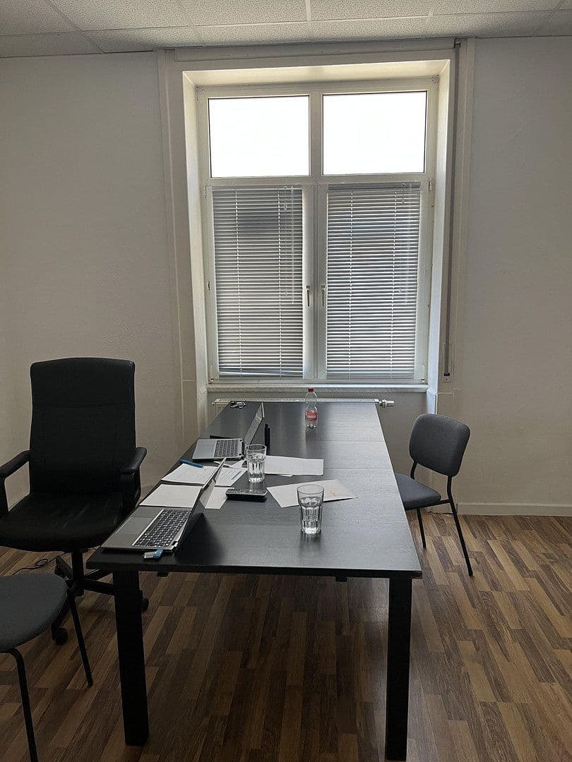 Prenájom kancelárie 80 m², Bergstraße 22, Pirmasens, Porýnie-Falcko Prenájom kancelárie 80 m², Bergstraße 22, Pirmasens, Porýnie-Falcko