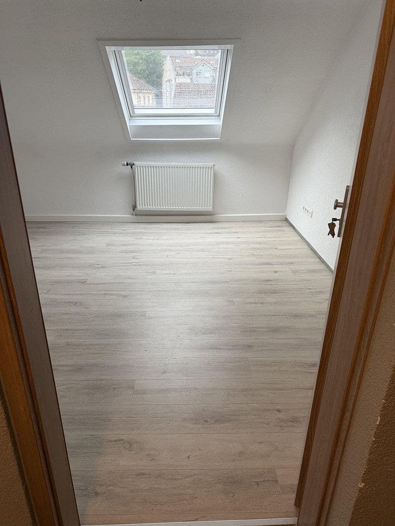 Prenájom bytu 4-izbový 70 m², König-Karl-Straße 65, Bad Wildbad, Bádensko-Wurttembersko Prenájom bytu 4-izbový 70 m², König-Karl-Straße 65, Bad Wildbad, Bádensko-Wurttembersko