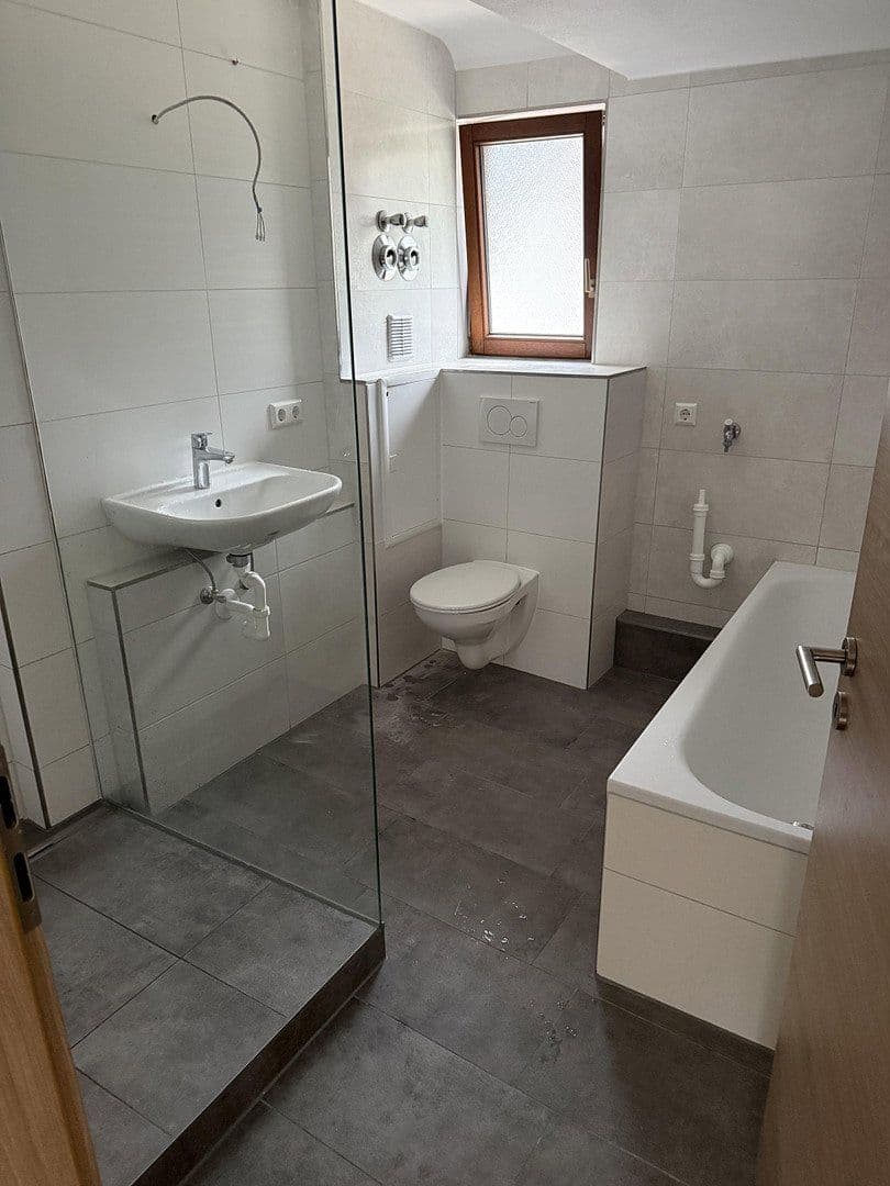 Prenájom bytu 4-izbový 70 m², König-Karl-Straße 65, Bad Wildbad, Bádensko-Wurttembersko Prenájom bytu 4-izbový 70 m², König-Karl-Straße 65, Bad Wildbad, Bádensko-Wurttembersko