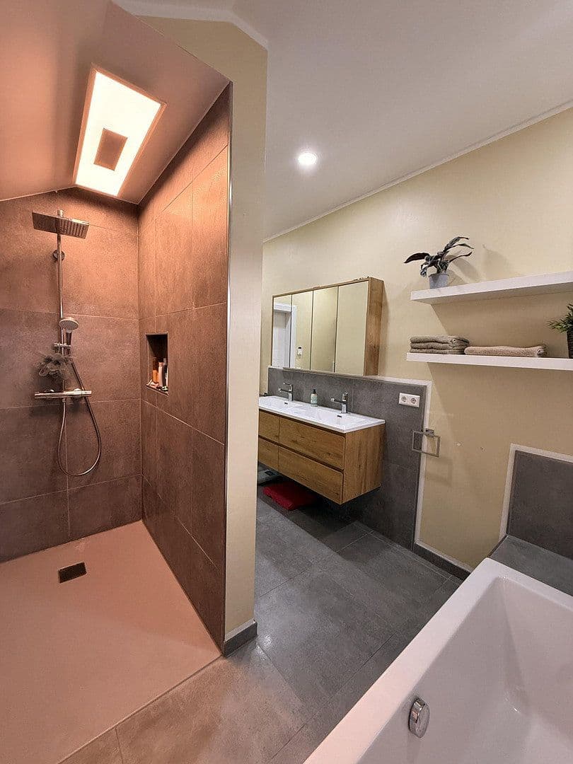 Predaj domu 183 m², pozemok 687 m², Grevenbroich, Severné Porýnie - Westfálsko Predaj domu 183 m², pozemok 687 m², Grevenbroich, Severné Porýnie - Westfálsko