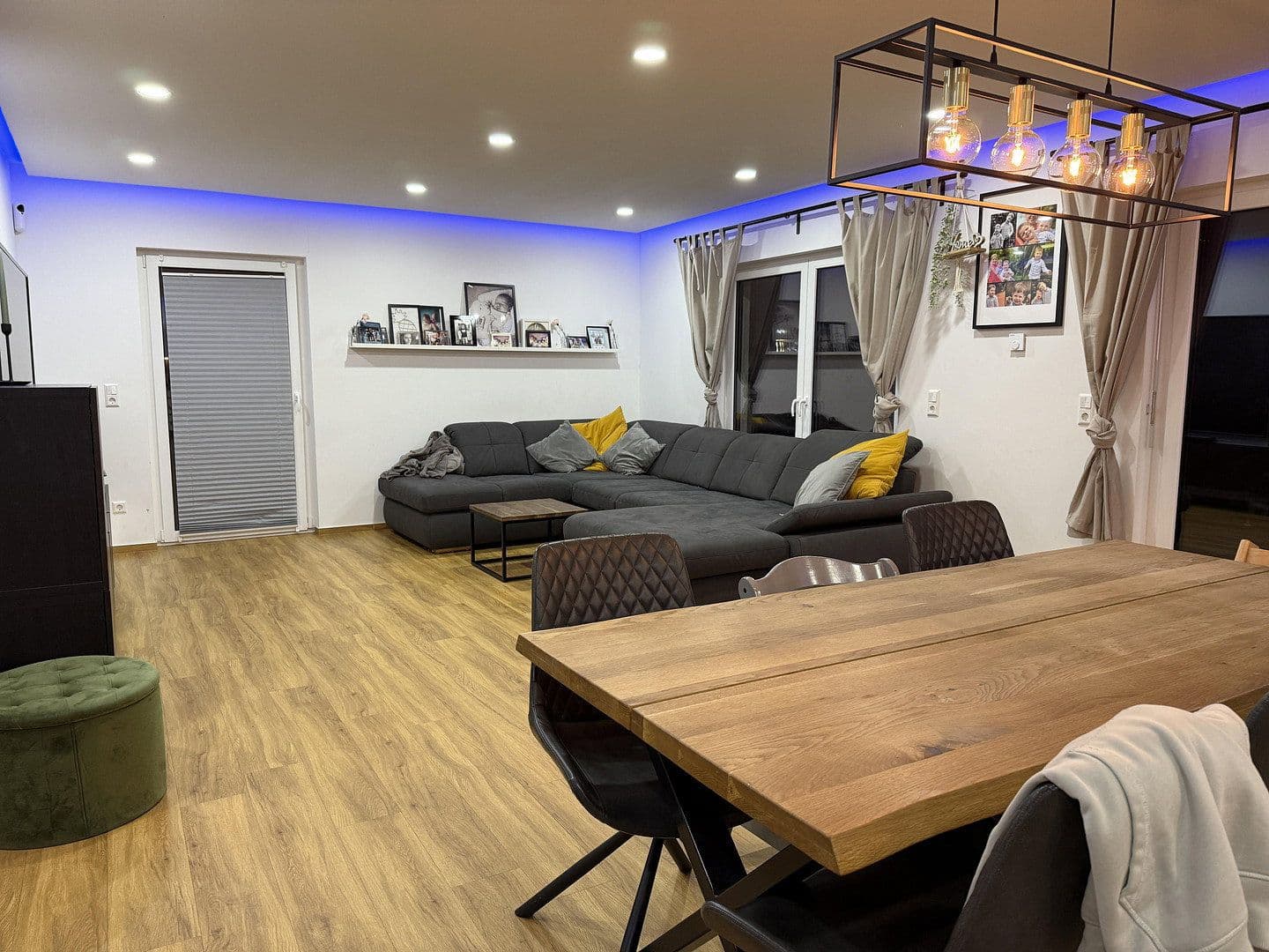 Predaj domu 183 m², pozemok 687 m², Grevenbroich, Severné Porýnie - Westfálsko Predaj domu 183 m², pozemok 687 m², Grevenbroich, Severné Porýnie - Westfálsko