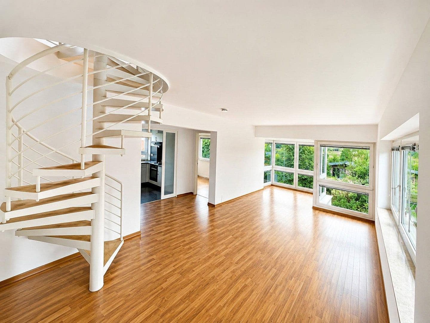 Predaj bytu 5-izbový 131 m², Grüntenstr. 10, Berlin, Berlín Predaj bytu 5-izbový 131 m², Grüntenstr. 10, Berlin, Berlín