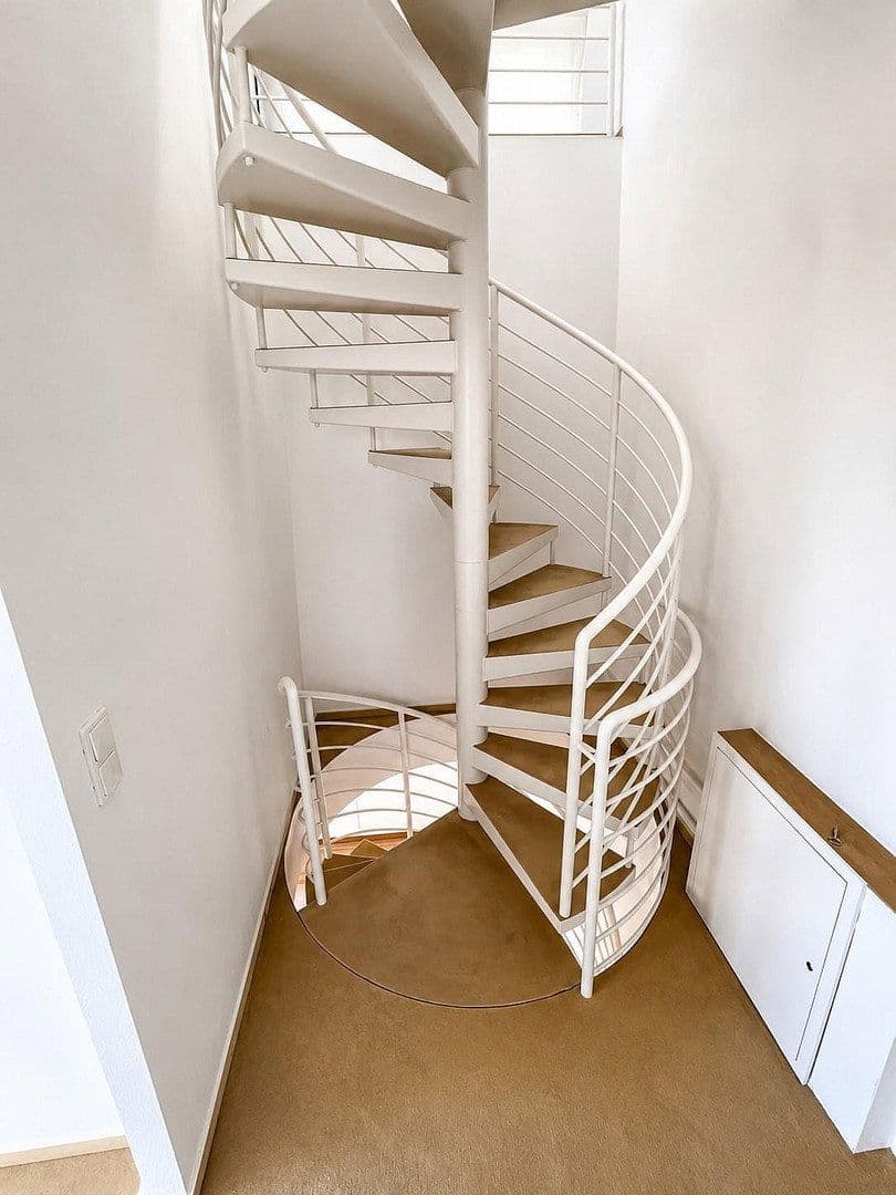 Predaj bytu 5-izbový 131 m², Grüntenstr. 10, Berlin, Berlín Predaj bytu 5-izbový 131 m², Grüntenstr. 10, Berlin, Berlín