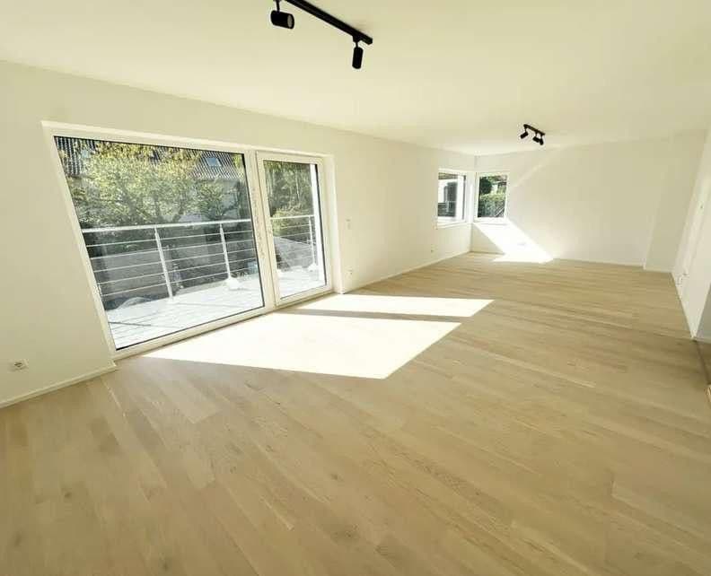 Prenájom bytu 3-izbový 85 m², Wachtberg, Severné Porýnie - Westfálsko Prenájom bytu 3-izbový 85 m², Wachtberg, Severné Porýnie - Westfálsko