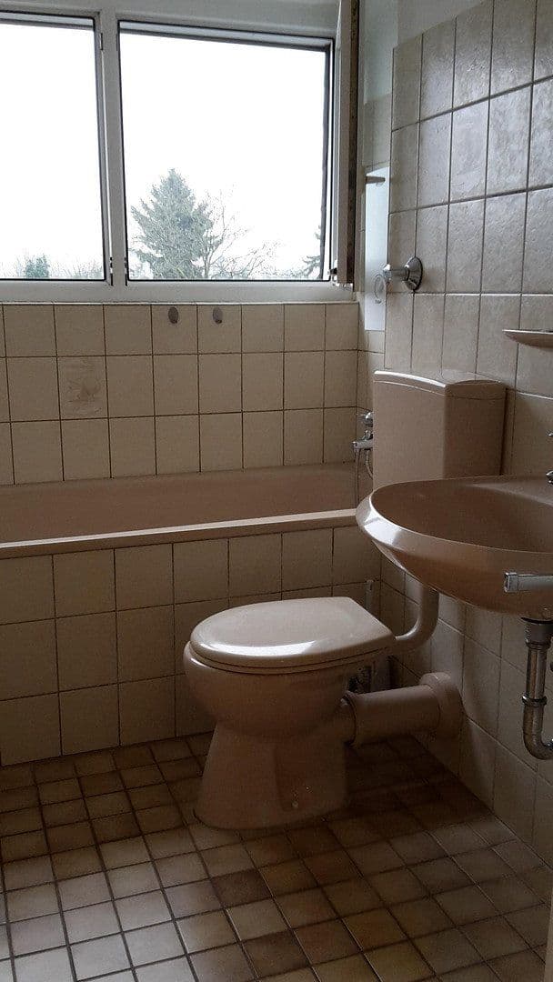 Prenájom bytu 3-izbový 72 m², Krefeld, Severné Porýnie - Westfálsko Prenájom bytu 3-izbový 72 m², Krefeld, Severné Porýnie - Westfálsko