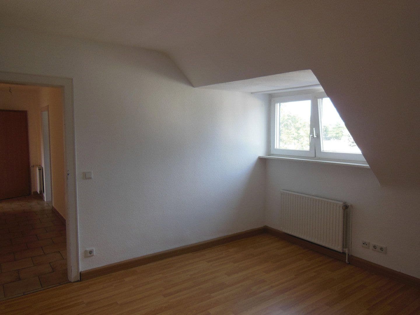 Prenájom bytu 3-izbový 72 m², Krefeld, Severné Porýnie - Westfálsko Prenájom bytu 3-izbový 72 m², Krefeld, Severné Porýnie - Westfálsko