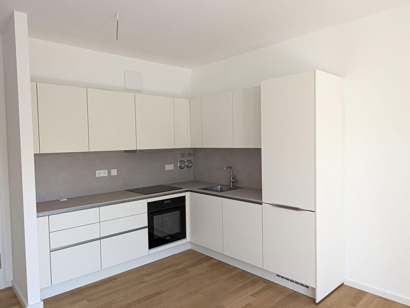 Prenájom bytu 2-izbový 48 m², Reichstraße 56, Berlin, Berlín Prenájom bytu 2-izbový 48 m², Reichstraße 56, Berlin, Berlín