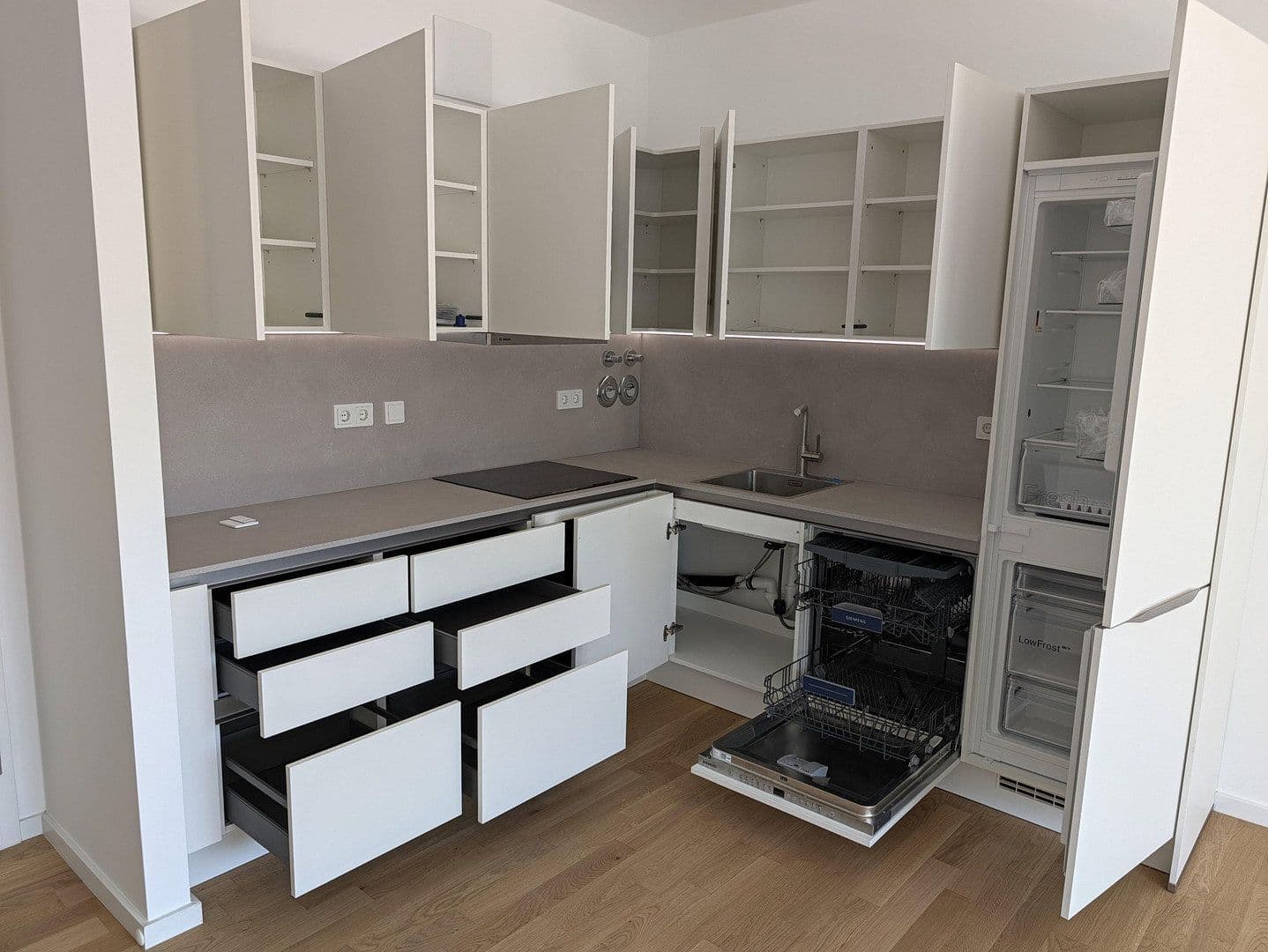 Prenájom bytu 2-izbový 48 m², Reichstraße 56, Berlin, Berlín Prenájom bytu 2-izbový 48 m², Reichstraße 56, Berlin, Berlín