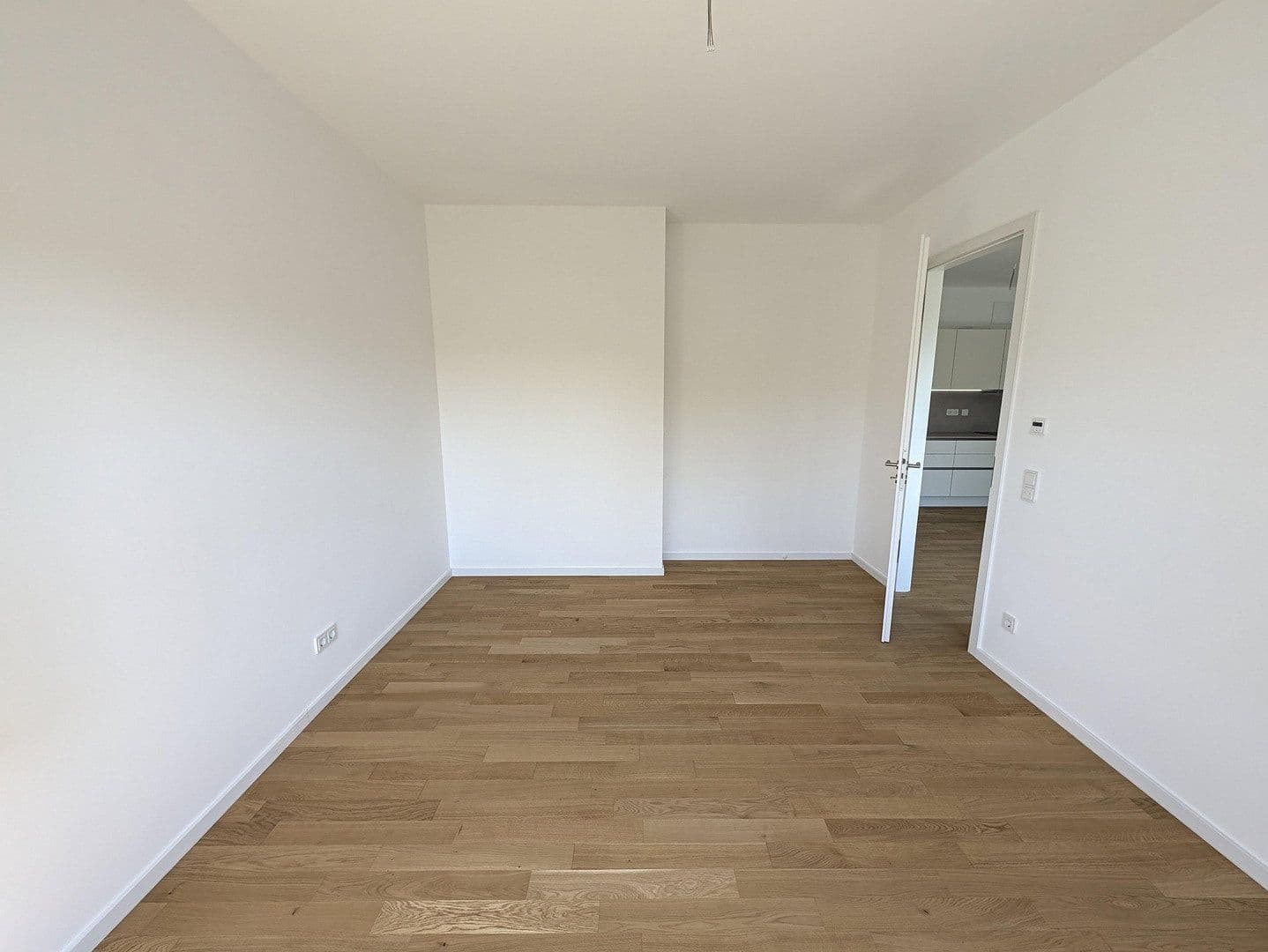 Prenájom bytu 2-izbový 48 m², Reichstraße 56, Berlin, Berlín Prenájom bytu 2-izbový 48 m², Reichstraße 56, Berlin, Berlín