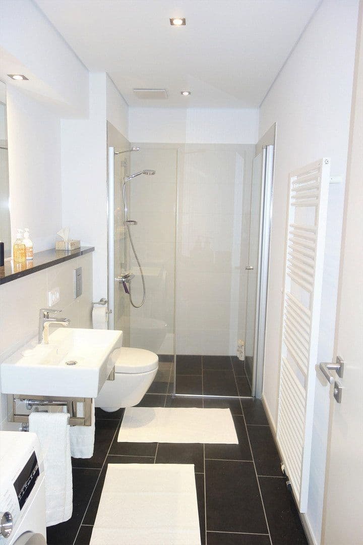 Prenájom bytu 3-izbový 76 m², Chausseestraße 37, Berlin, Berlín Prenájom bytu 3-izbový 76 m², Chausseestraße 37, Berlin, Berlín