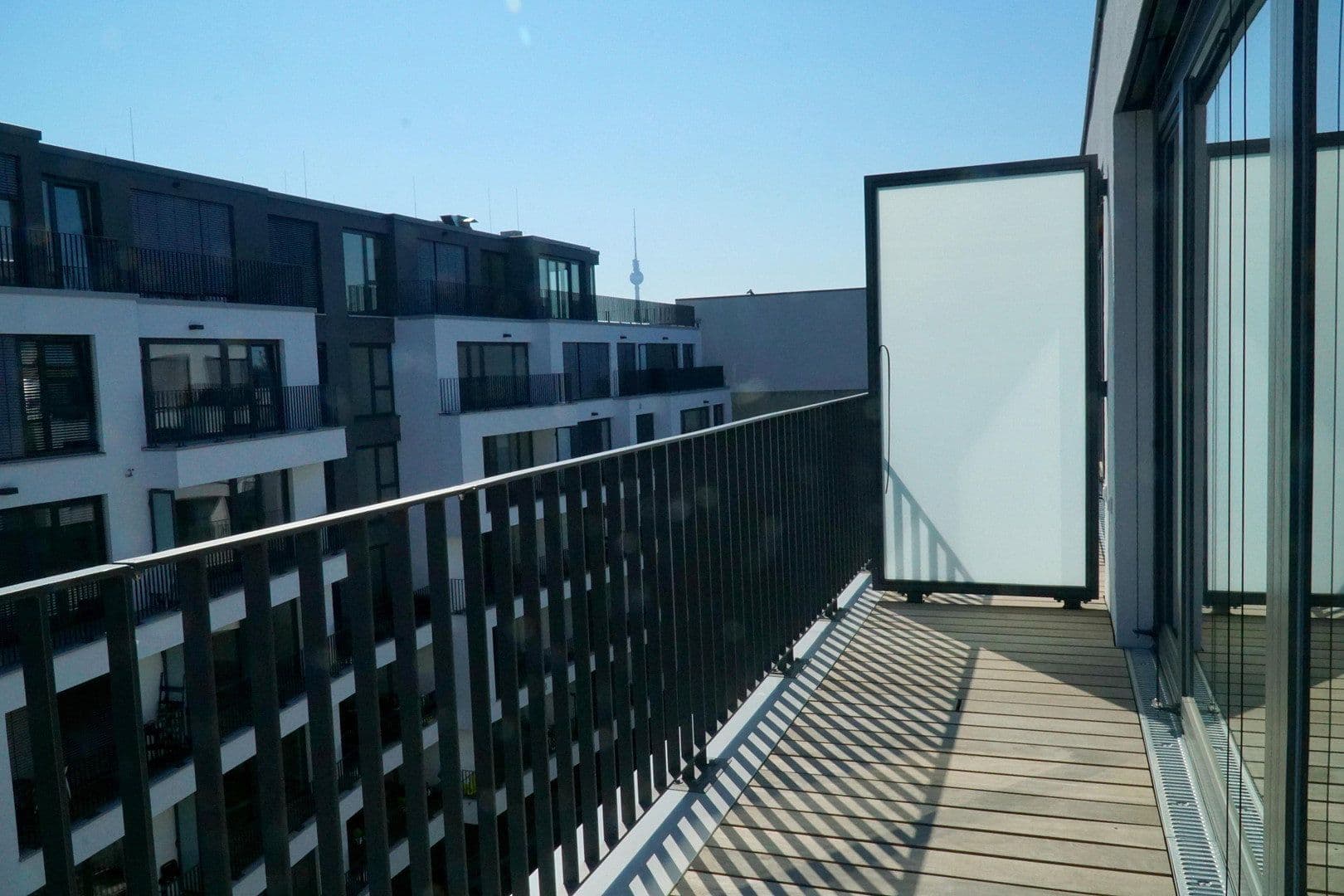 Prenájom bytu 2-izbový 62 m², Chausseestraße 37, Berlin, Berlín Prenájom bytu 2-izbový 62 m², Chausseestraße 37, Berlin, Berlín