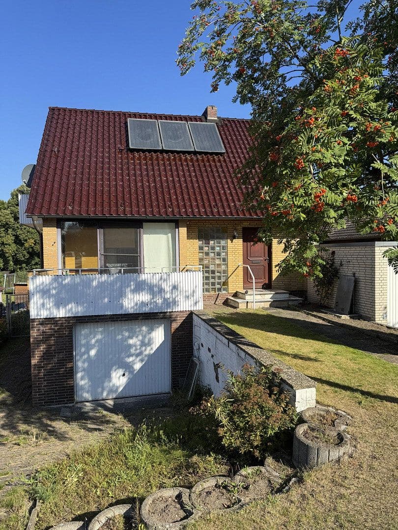 Predaj domu 85 m², pozemok 1.195 m², Herrendamm 28, Lübeck, Šlezvicko-Holštajnsko Predaj domu 85 m², pozemok 1.195 m², Herrendamm 28, Lübeck, Šlezvicko-Holštajnsko
