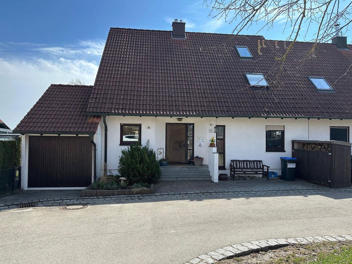 Predaj domu 220 m², pozemok 300 m², Bäumlesäcker 10-1, Ulm, Bádensko-Wurttembersko Predaj domu 220 m², pozemok 300 m², Bäumlesäcker 10-1, Ulm, Bádensko-Wurttembersko