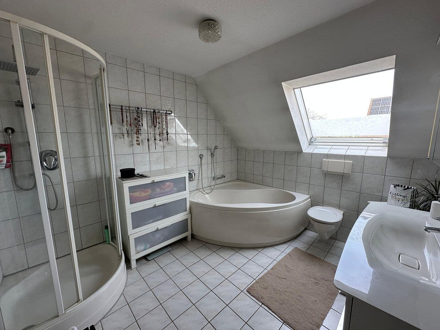Predaj domu 220 m², pozemok 300 m², Bäumlesäcker 10-1, Ulm, Bádensko-Wurttembersko Predaj domu 220 m², pozemok 300 m², Bäumlesäcker 10-1, Ulm, Bádensko-Wurttembersko