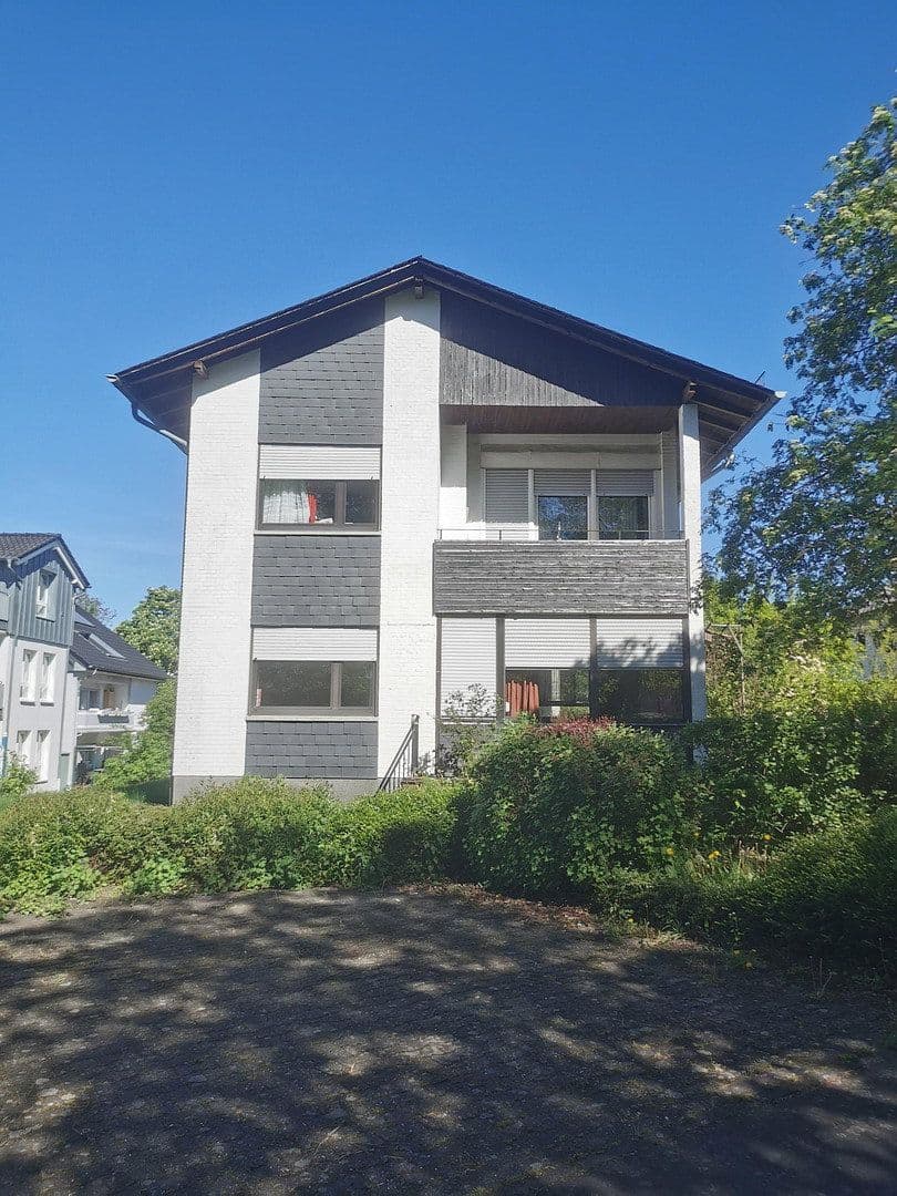 Predaj domu 196 m², pozemok 447 m², Limburg an der Lahn, Hesensko Predaj domu 196 m², pozemok 447 m², Limburg an der Lahn, Hesensko