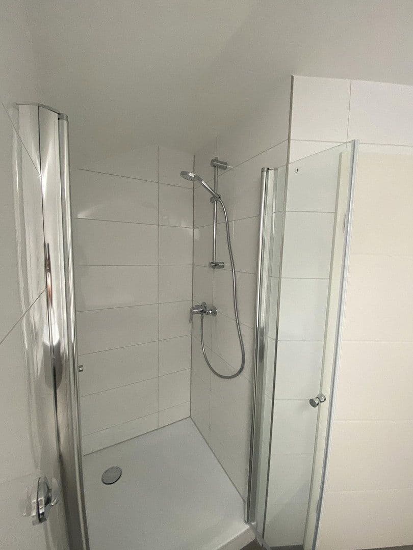 Prenájom bytu 3-izbový 91 m², Parkstraße 16, Lohmar, Severné Porýnie - Westfálsko Prenájom bytu 3-izbový 91 m², Parkstraße 16, Lohmar, Severné Porýnie - Westfálsko