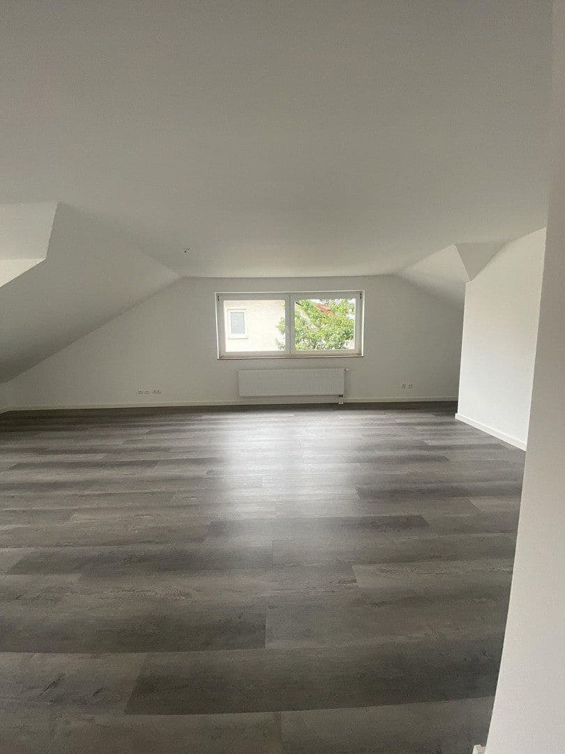 Prenájom bytu 3-izbový 91 m², Parkstraße 16, Lohmar, Severné Porýnie - Westfálsko Prenájom bytu 3-izbový 91 m², Parkstraße 16, Lohmar, Severné Porýnie - Westfálsko