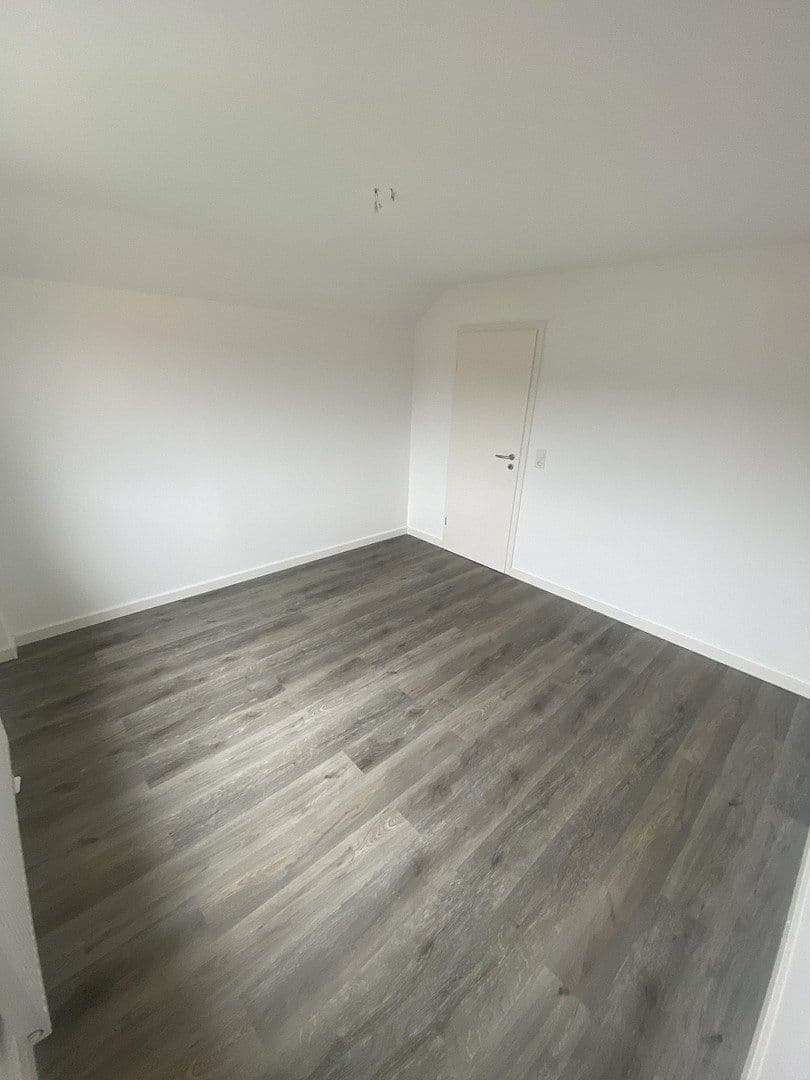 Prenájom bytu 3-izbový 91 m², Parkstraße 16, Lohmar, Severné Porýnie - Westfálsko Prenájom bytu 3-izbový 91 m², Parkstraße 16, Lohmar, Severné Porýnie - Westfálsko