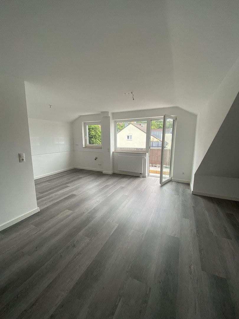 Prenájom bytu 3-izbový 91 m², Parkstraße 16, Lohmar, Severné Porýnie - Westfálsko Prenájom bytu 3-izbový 91 m², Parkstraße 16, Lohmar, Severné Porýnie - Westfálsko