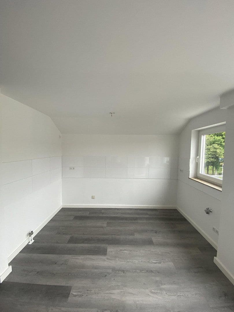 Prenájom bytu 3-izbový 91 m², Parkstraße 16, Lohmar, Severné Porýnie - Westfálsko Prenájom bytu 3-izbový 91 m², Parkstraße 16, Lohmar, Severné Porýnie - Westfálsko