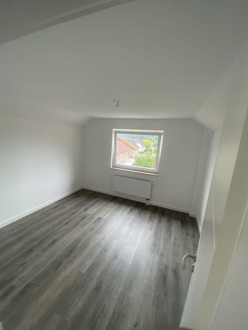 Prenájom bytu 3-izbový 91 m², Parkstraße 16, Lohmar, Severné Porýnie - Westfálsko Prenájom bytu 3-izbový 91 m², Parkstraße 16, Lohmar, Severné Porýnie - Westfálsko
