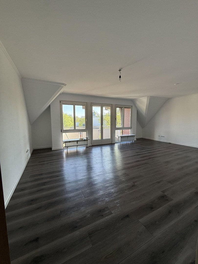 Prenájom bytu 4-izbový 138 m², Rotenburg, Dolné Sasko Prenájom bytu 4-izbový 138 m², Rotenburg, Dolné Sasko