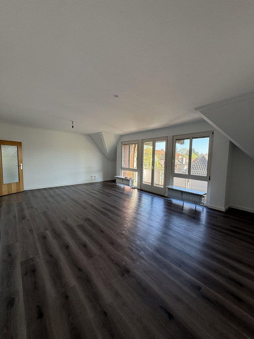 Prenájom bytu 4-izbový 138 m², Rotenburg, Dolné Sasko Prenájom bytu 4-izbový 138 m², Rotenburg, Dolné Sasko