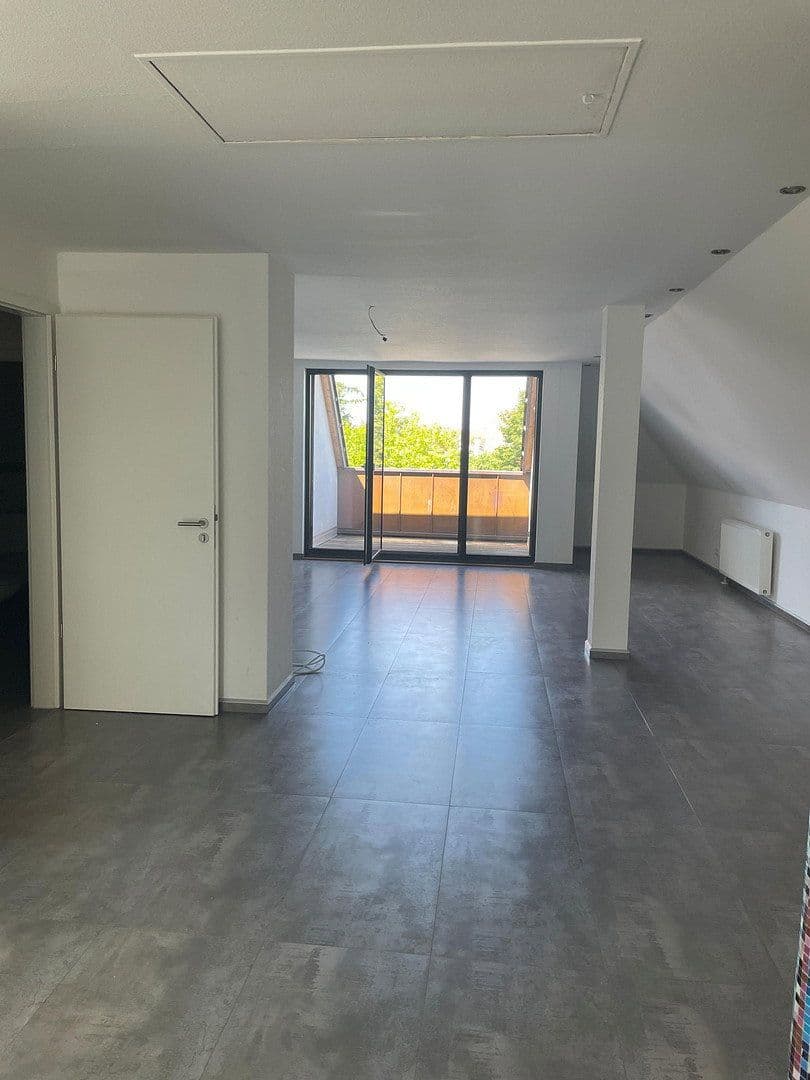 Prenájom bytu 1-izbový 106 m², Heddesheim, Bádensko-Wurttembersko Prenájom bytu 1-izbový 106 m², Heddesheim, Bádensko-Wurttembersko