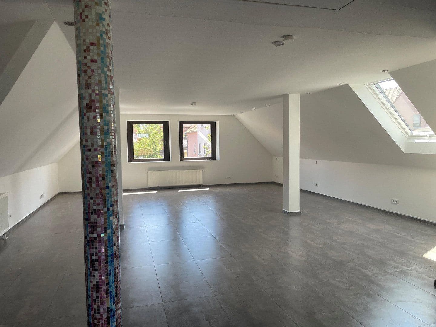Prenájom bytu 1-izbový 106 m², Heddesheim, Bádensko-Wurttembersko Prenájom bytu 1-izbový 106 m², Heddesheim, Bádensko-Wurttembersko