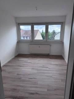 Prenájom bytu 3-izbový 87 m², Ilvesheim, Bádensko-Wurttembersko Prenájom bytu 3-izbový 87 m², Ilvesheim, Bádensko-Wurttembersko