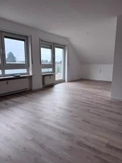 Prenájom bytu 3-izbový 87 m², Ilvesheim, Bádensko-Wurttembersko Prenájom bytu 3-izbový 87 m², Ilvesheim, Bádensko-Wurttembersko