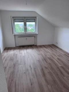 Prenájom bytu 3-izbový 87 m², Ilvesheim, Bádensko-Wurttembersko Prenájom bytu 3-izbový 87 m², Ilvesheim, Bádensko-Wurttembersko