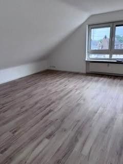 Prenájom bytu 3-izbový 87 m², Ilvesheim, Bádensko-Wurttembersko Prenájom bytu 3-izbový 87 m², Ilvesheim, Bádensko-Wurttembersko