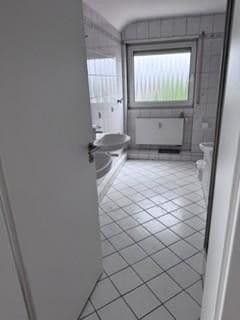 Prenájom bytu 3-izbový 87 m², Ilvesheim, Bádensko-Wurttembersko Prenájom bytu 3-izbový 87 m², Ilvesheim, Bádensko-Wurttembersko