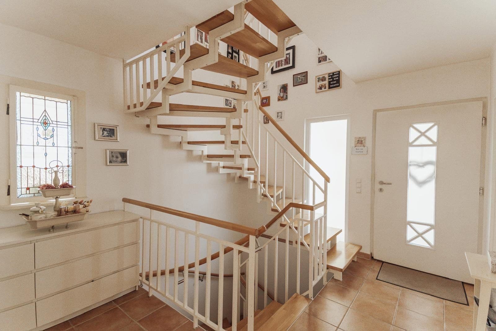 Predaj domu 224 m², pozemok 618 m², Schwäbisch Hall, Bádensko-Wurttembersko Predaj domu 224 m², pozemok 618 m², Schwäbisch Hall, Bádensko-Wurttembersko