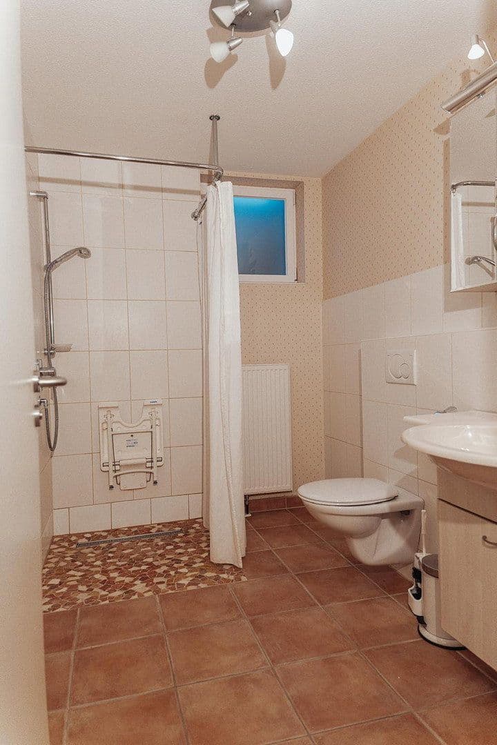 Predaj domu 224 m², pozemok 618 m², Schwäbisch Hall, Bádensko-Wurttembersko Predaj domu 224 m², pozemok 618 m², Schwäbisch Hall, Bádensko-Wurttembersko