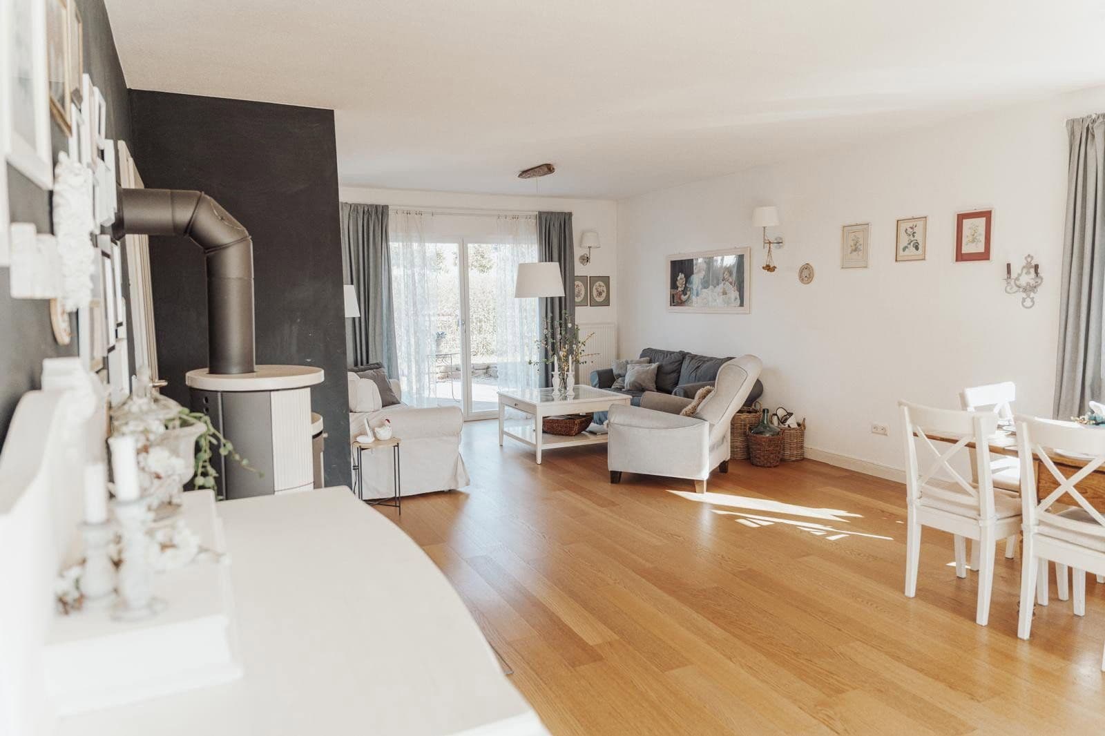Predaj domu 224 m², pozemok 618 m², Schwäbisch Hall, Bádensko-Wurttembersko Predaj domu 224 m², pozemok 618 m², Schwäbisch Hall, Bádensko-Wurttembersko